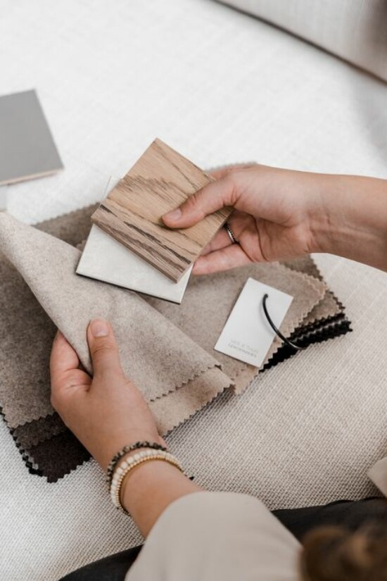 Tissus, textures et couleurs : chez ELLESTUDIO, chaque détail est pensé avec vous pour donner du caractère à votre intérieur